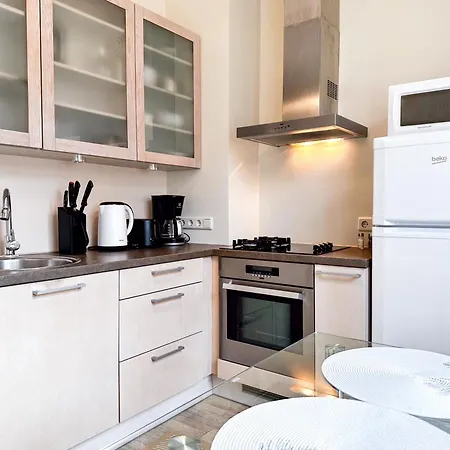 10 Min To Old Town - Free Parking - Work Station Appartement *