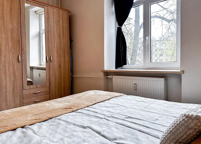 Апартаменты 10 Min To Old Town - Free Parking - Work Station