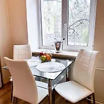 Апартаменты 10 Min To Old Town - Free Parking - Work Station